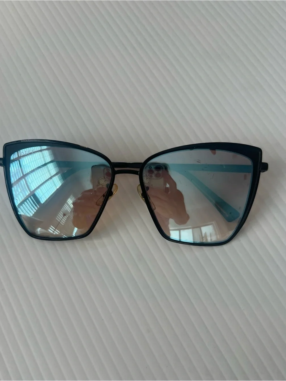 Diff Stylish Black Frame Sunglasses with Pink Gradient Lenses